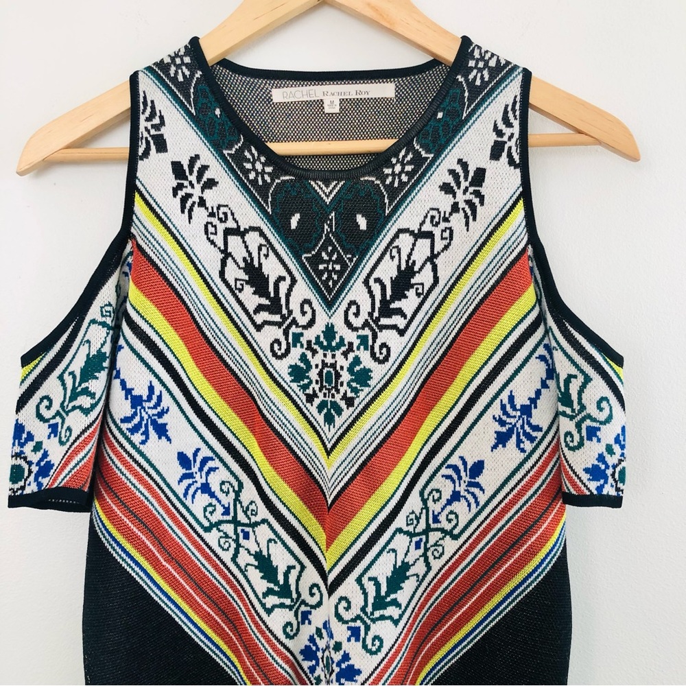 [Rachel Roy] Viscose Heavy Knit Colorful Motif Cold Shoulder Top